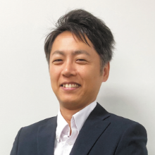 湯澤恵介バストアップ写真